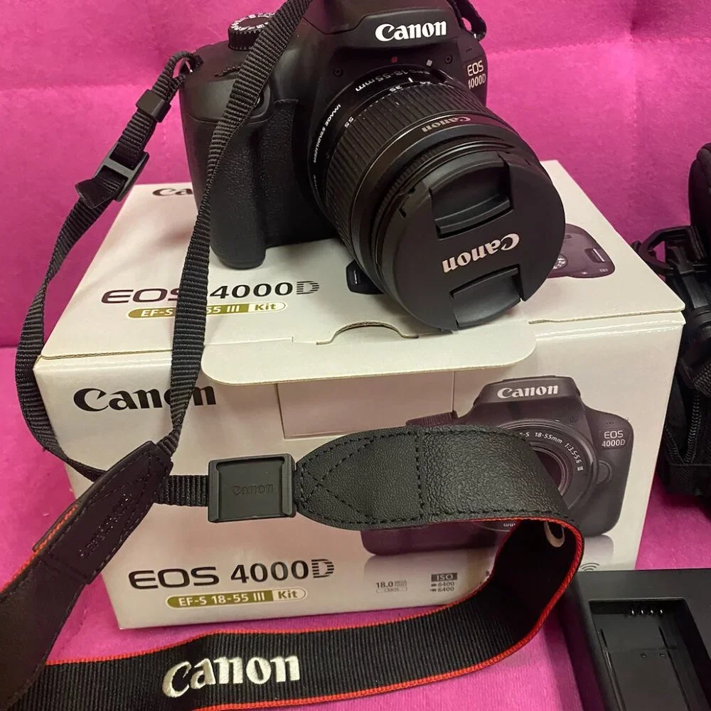 Like NEW Canon EOS 4000D